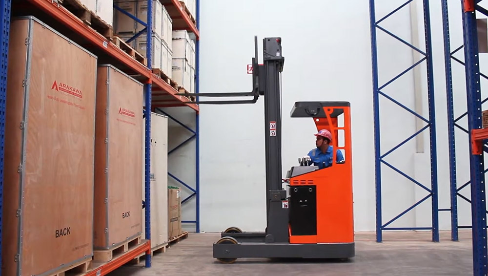 Shigemitsu Electric Reach Truck